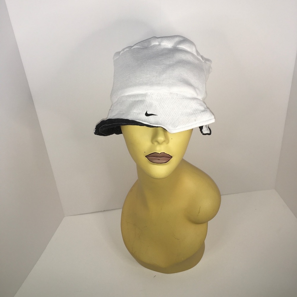 Mens Nike Bucket Hat In White/black